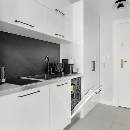 Kwiatowa Modern Studio In The Center Of By Renters Apartament