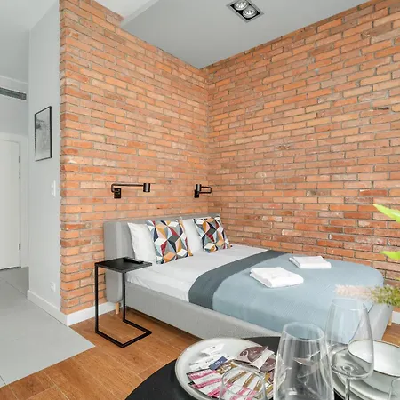 Kwiatowa Modern Studio In The Center Of By Renters